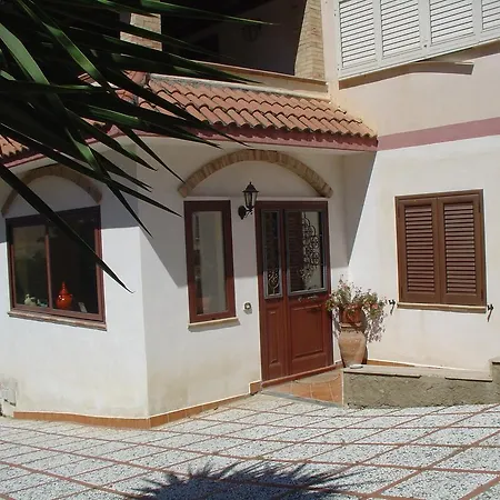 Baglio Degli Angeli Bed & Breakfast 3*